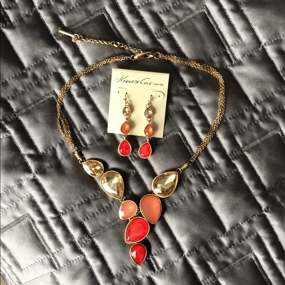 Kenneth Cole necklace and earrings set - Picture 4 of 4